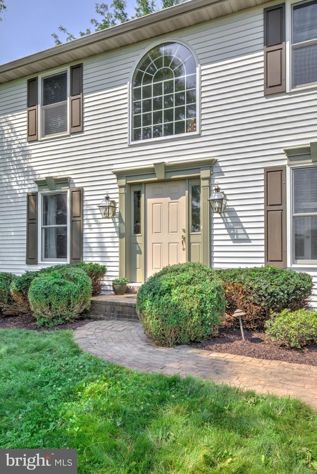 2912 Weaver Rd, Lancaster, PA 17601 - view of front of house with a front yard