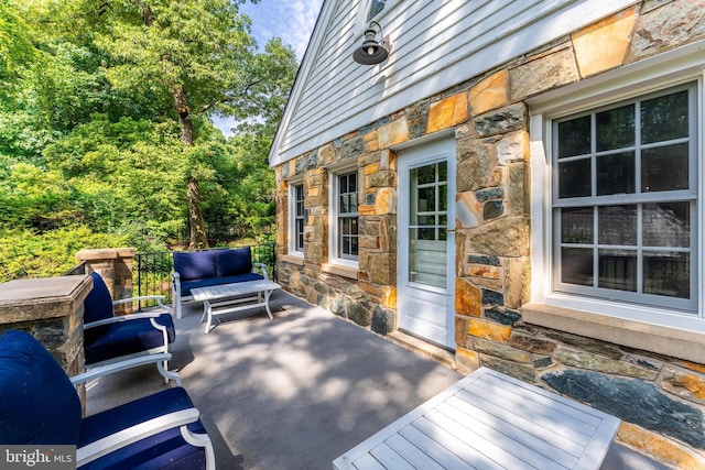 3666 Military Rd, Arlington, VA 22207 - wooden terrace with an outdoor living space