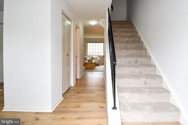 9835 Saint Cloud Ct, Fairfax, VA 22031 - staircase featuring wood finished floors and baseboards