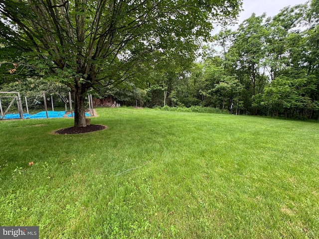 400 27th St, Huntingdon, PA 16652 - view of green lawn