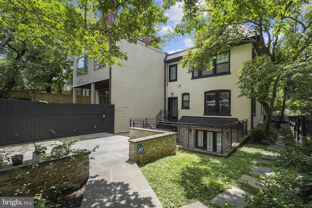 2819 Bellevue Ter NW, Washington, DC 20007 - back of property
