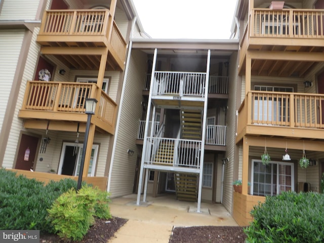 6915 Victoria Dr Unit C, Alexandria, VA 22310 - view of building exterior