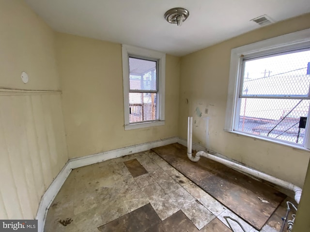 2110 N Charles St N, Baltimore, MD 21218 - spare room with baseboards