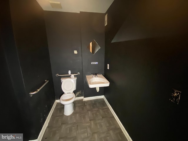 2110 N Charles St N, Baltimore, MD 21218 - bathroom featuring a sink and toilet