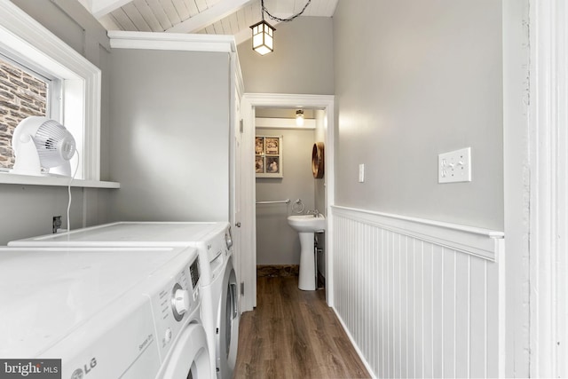 33 Waverly Rd, Wyncote, PA 19095 - laundry room featuring washer and clothes dryer and dark wood finished floors