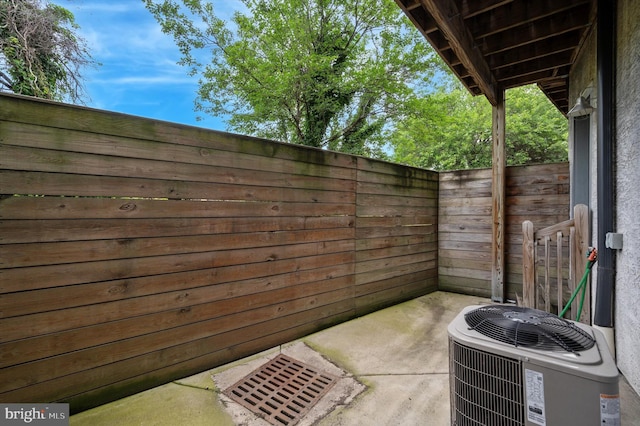 914 N Front St, Philadelphia, PA 19123 - view of patio / terrace