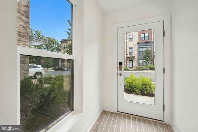 3536 Sutton Heights Cir, Fairfax, VA 22031 - entryway featuring baseboards
