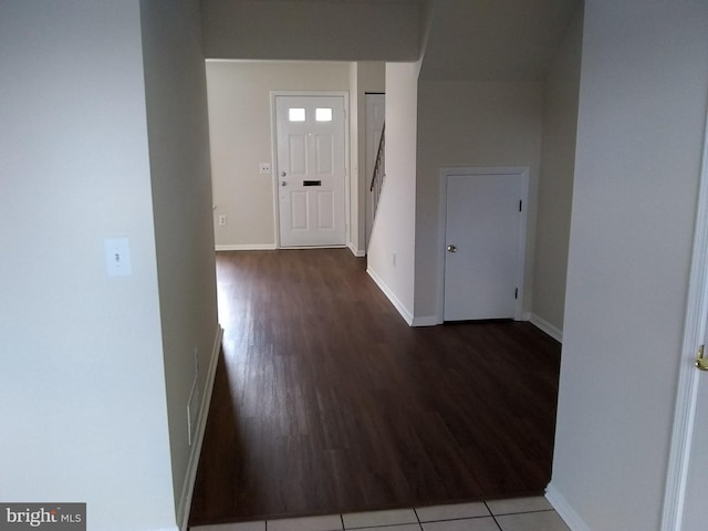 117 Clemens Ct, Lansdale, PA 19446 - entryway featuring wood finished floors and baseboards