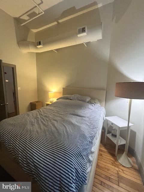 511 S Bond St Unit 304, Baltimore, MD 21231 - bedroom featuring light wood-type flooring