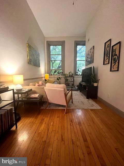 511 S Bond St Unit 304, Baltimore, MD 21231 - living room featuring wood-type flooring