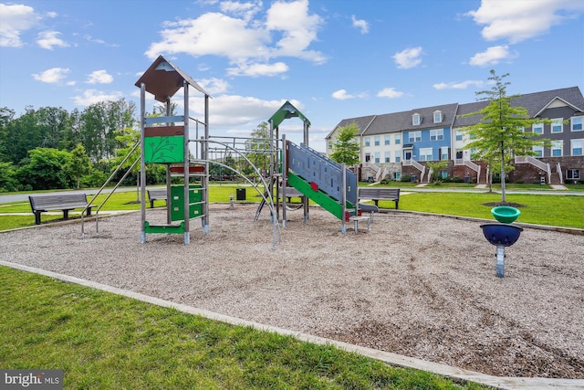 18004 Red Cedar Rd, Dumfries, VA 22026 - communal playground with a yard