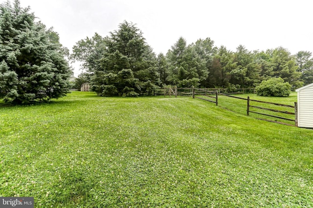 10 Elser Hill Rd, Lititz, PA 17543 - view of yard