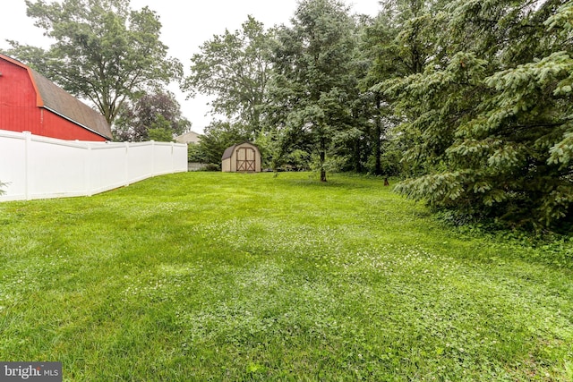 10 Elser Hill Rd, Lititz, PA 17543 - view of yard featuring a shed