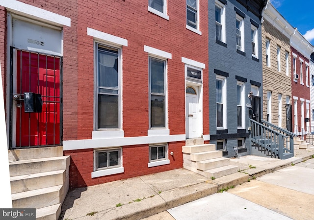 2560 W Fairmount Ave, Baltimore, MD 21223 - view of property featuring entry steps
