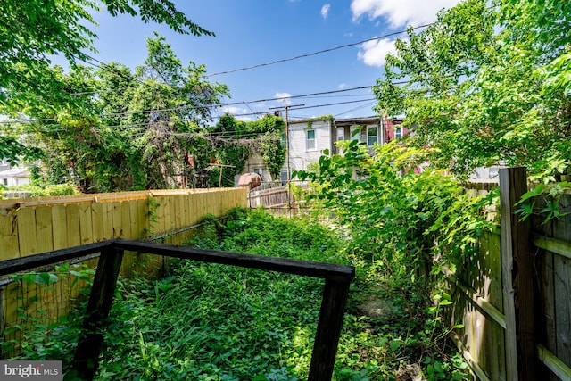 2560 W Fairmount Ave, Baltimore, MD 21223 - view of fenced backyard