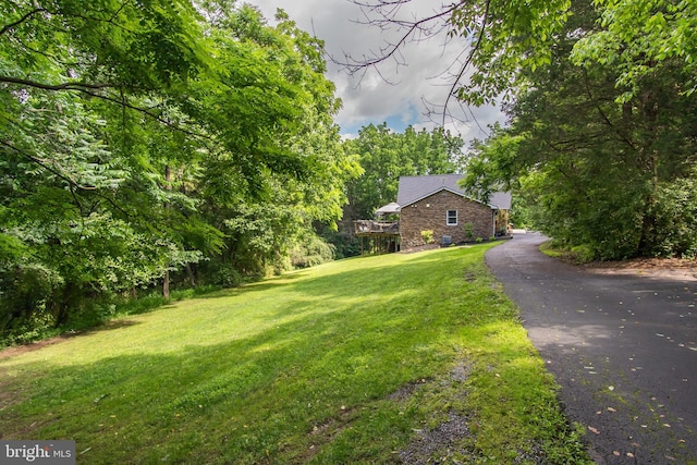 18424 Horseshoe Bend Rd, Sharpsburg, MD 21782 - view of home's exterior featuring a yard, asphalt driveway, and a deck