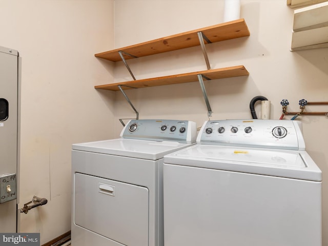715 Griffith Rd, Glen Burnie, MD 21061 - laundry room with washer and clothes dryer