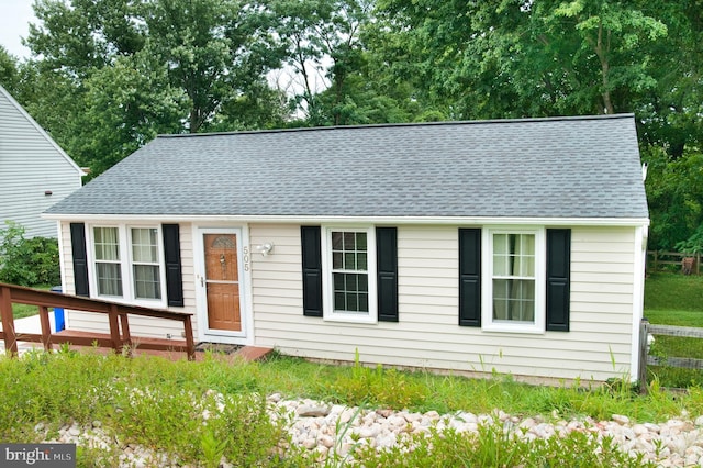 505 Northview Rd, Mount Airy, MD 21771 - view of front of property featuring a shingled roof