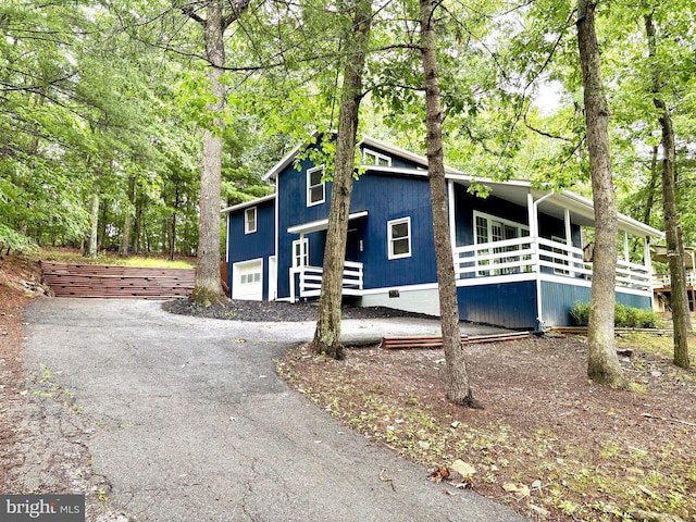 1078 Lakeview Dr, Cross Junction, VA 22625 - view of home's exterior featuring driveway and a garage