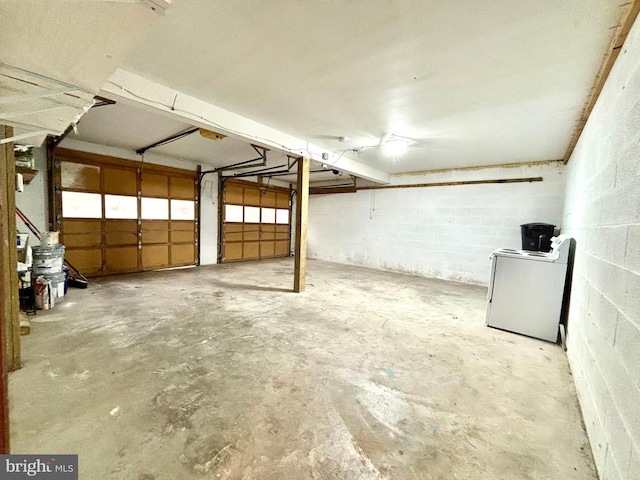 1078 Lakeview Dr, Cross Junction, VA 22625 - garage with concrete block wall and washer / clothes dryer