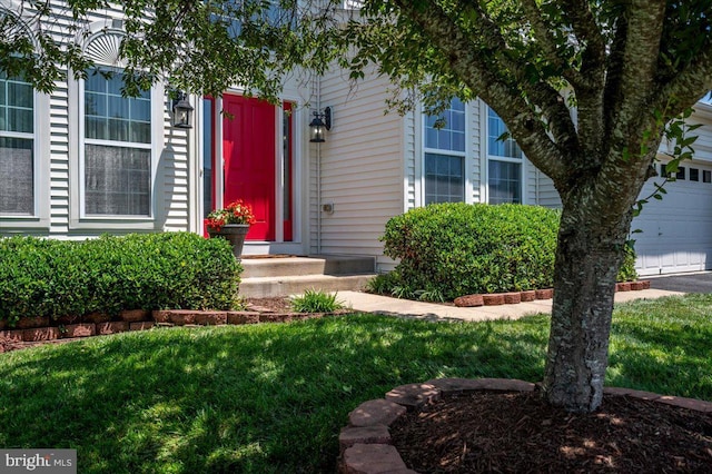35 Gallery Rd, Stafford, VA 22554 - property entrance with a garage and a lawn