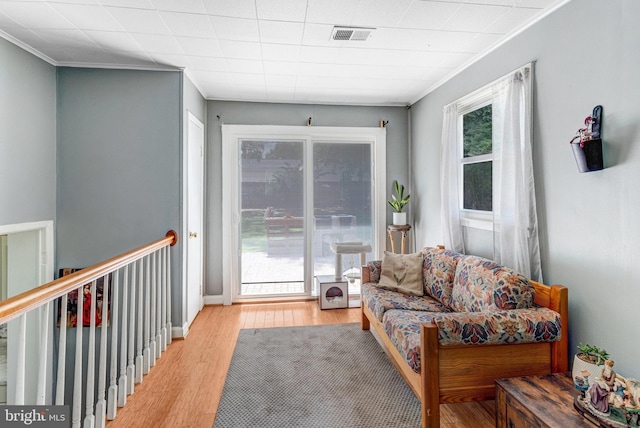 1446 California St, Woodbridge, VA 22191 - sitting room with light wood-type flooring
