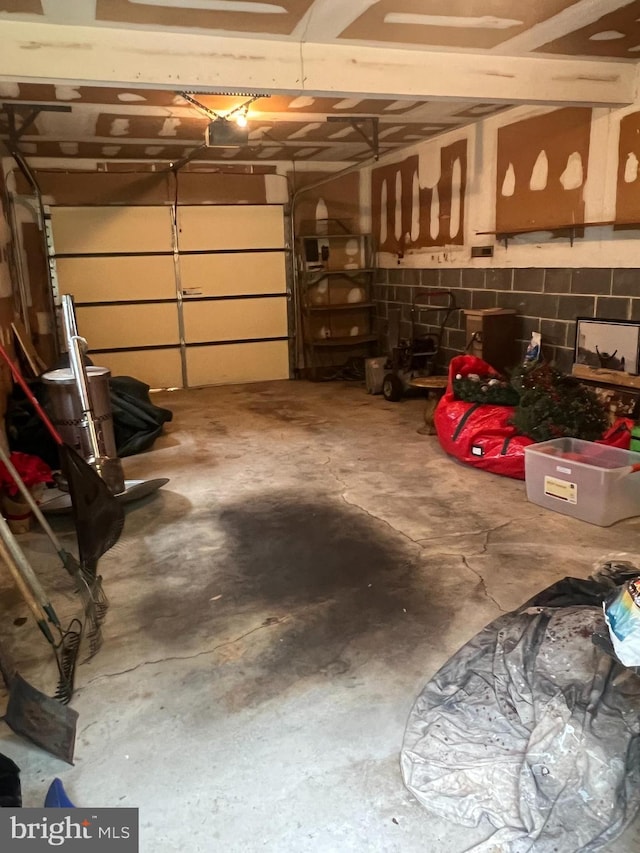 300 W New St, Glassboro, NJ 08028 - view of garage