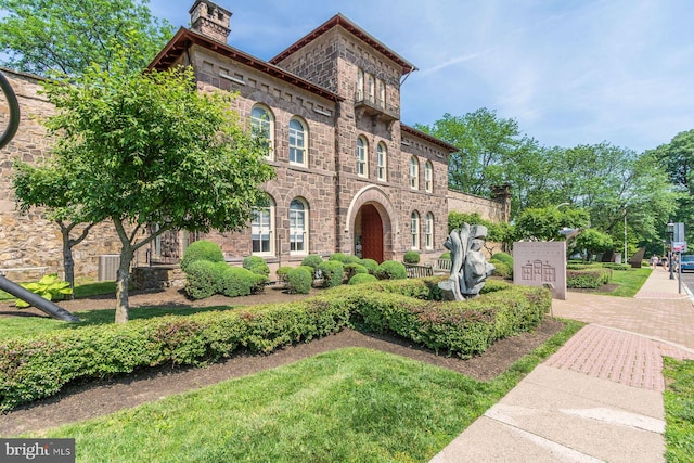 114 E Ashland St, Doylestown, PA 18901 - view of front of home with stone siding