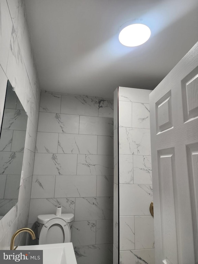 25 N 28th St, Camden, NJ 08105 - bathroom featuring toilet and a sink
