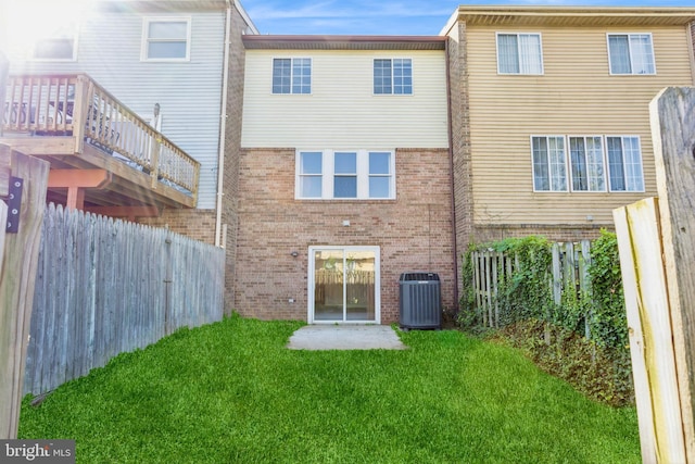8 Tatler Pl, Owings Mills, MD 21117 - back of property with brick siding