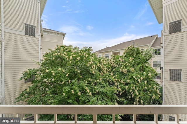 9480 Virginia Center Blvd Unit 327, Vienna, VA 22181 - view of yard