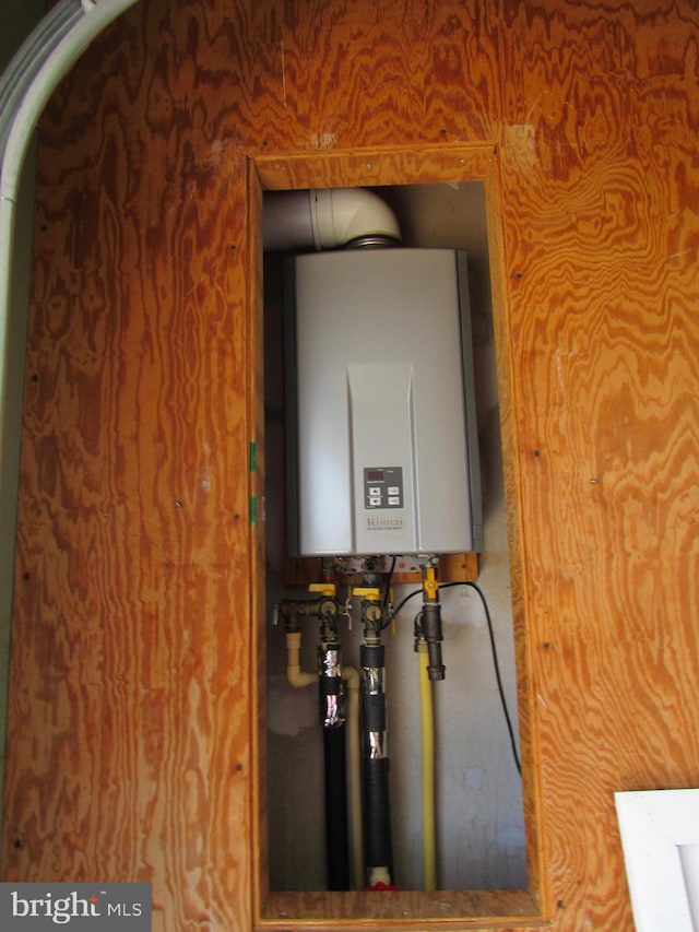 3590 Choptank Rd, Preston, MD 21655 - utilities featuring water heater