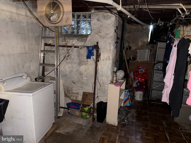 2853 W Mulberry St, Baltimore, MD 21223 - unfinished below grade area featuring washer / dryer