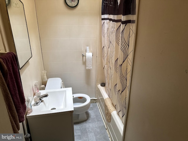 2853 W Mulberry St, Baltimore, MD 21223 - bathroom featuring shower / bath combination with curtain and vanity