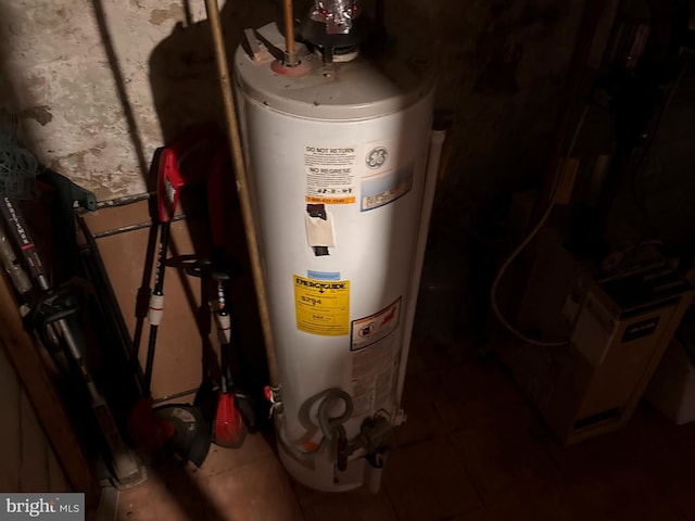 2853 W Mulberry St, Baltimore, MD 21223 - utilities with water heater