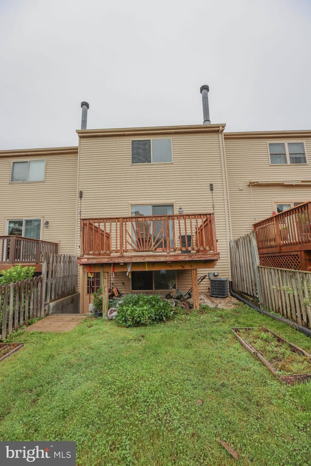 11 Bryce Ct, Baltimore, MD 21236 - rear view of house featuring a fenced backyard and a deck