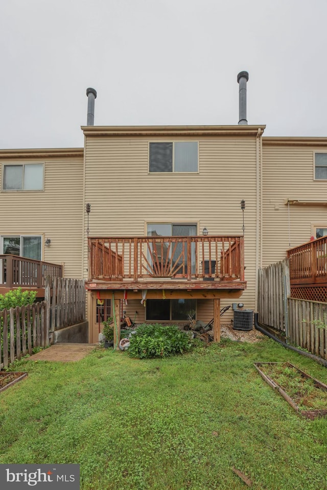 11 Bryce Ct, Baltimore, MD 21236 - back of property with a deck and a fenced backyard