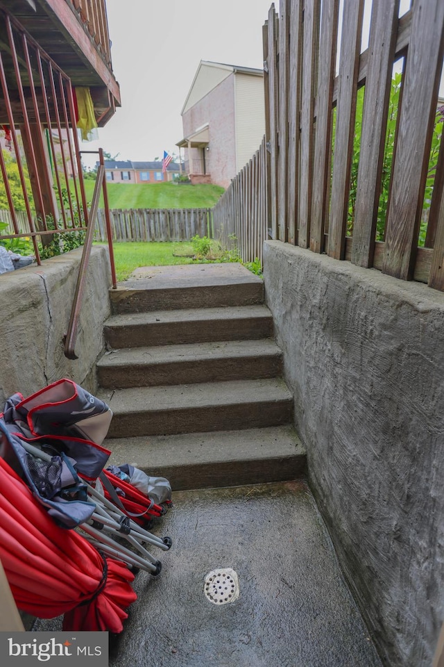 11 Bryce Ct, Baltimore, MD 21236 - view of staircase