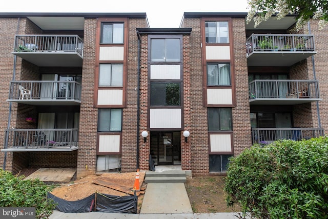 9704 Kingsbridge Dr Unit 203, Fairfax, VA 22031 - view of apartment building / complex