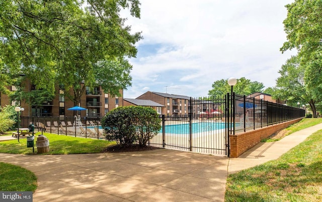 9704 Kingsbridge Dr Unit 203, Fairfax, VA 22031 - view of community pool