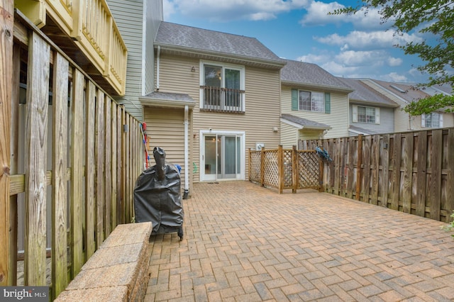 3436 Caledonia Cir, Woodbridge, VA 22192 - fenced backyard with a patio area and a grill