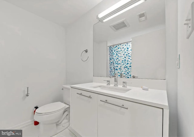 2538 W Girard Ave Unit A, Philadelphia, PA 19130 - full bathroom featuring vanity and curtained shower