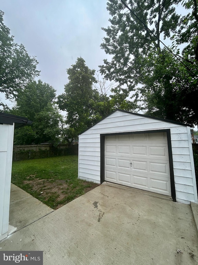 1239 Guildford Rd, Glen Burnie, MD 21060 - detached garage with driveway