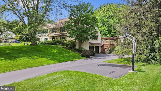 4105 Meadow Ln, Newtown Square, PA 19073 - surrounding community with a lawn