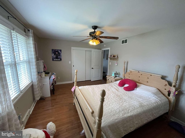 914 New Hope St, Norristown, PA 19401 - bedroom featuring a closet, wood finished floors, and ceiling fan