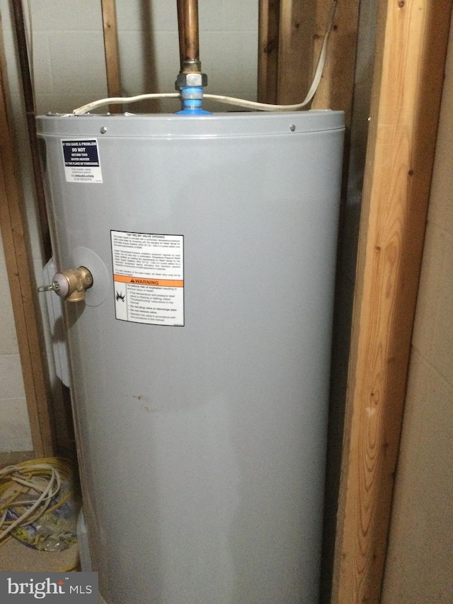 26 Crossings View Rd, Paw Paw, WV 25434 - utility room with electric water heater