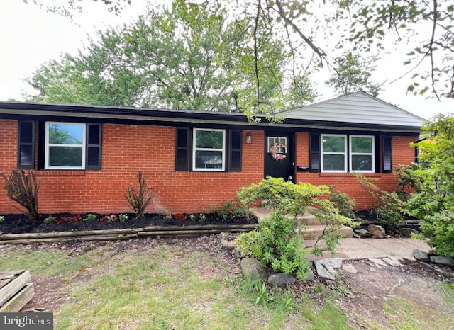 4401 Hamilton Dr, Woodbridge, VA 22193 - ranch-style home with brick siding