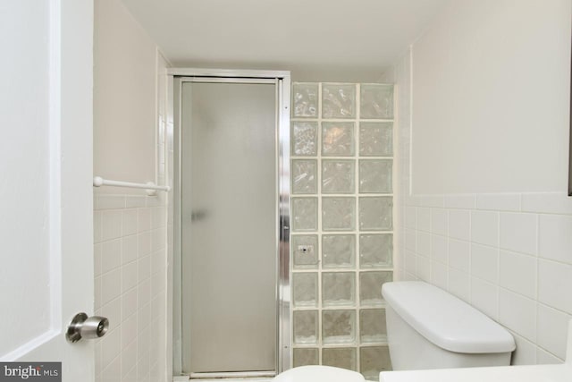 6016 N Kings Hwy, Alexandria, VA 22303 - full bath with tile walls and a shower stall