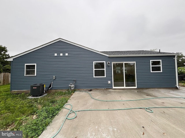 14503 Melbourne Ave, Woodbridge, VA 22191 - rear view of property featuring a patio area