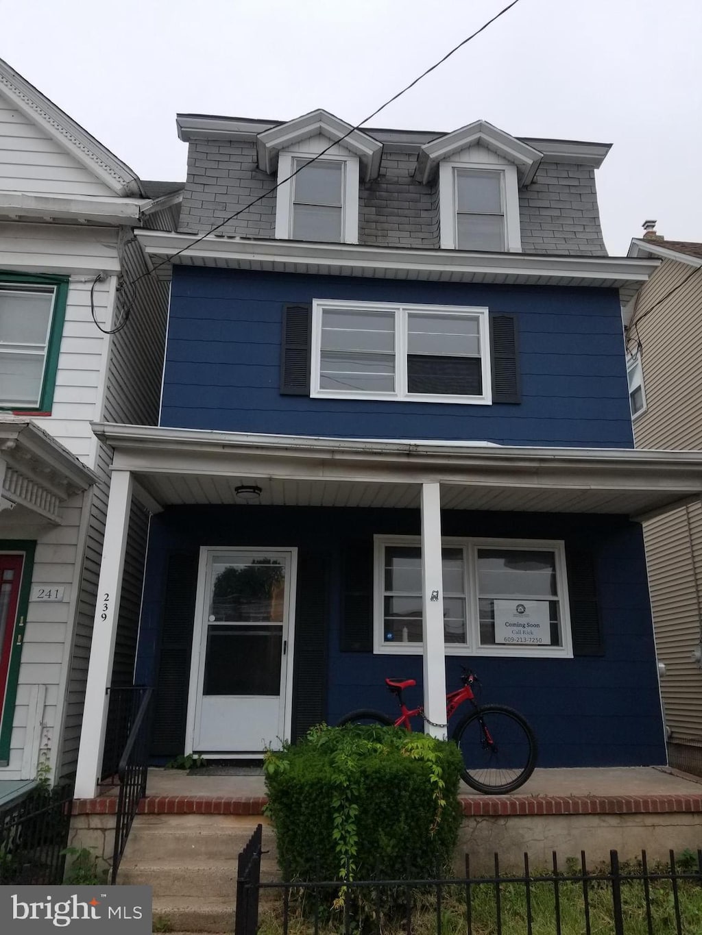 239 W Broad St, Burlington, NJ 08016 - view of front facade featuring a porch
